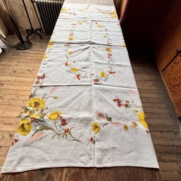 Polish Linen Floral Tablecloth Made in Poland - Picture 3 of 8